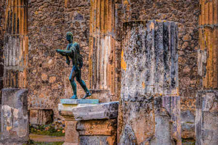 Pompei statue 2