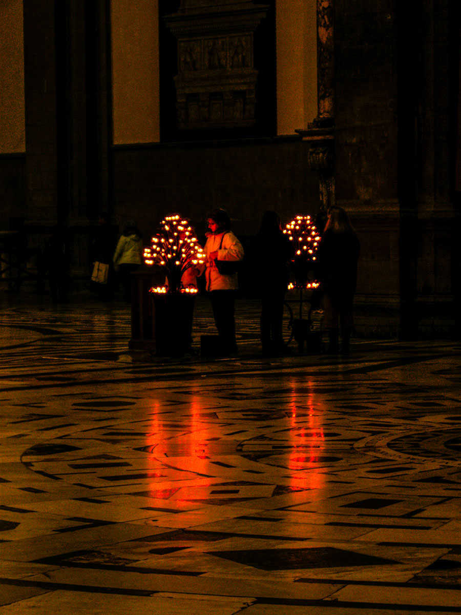 VOTIVE LIGHT DUOMO FLORENCE