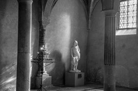 LIGHT IN THE CRYPT, SAN MIN1ATO, FLORENCE