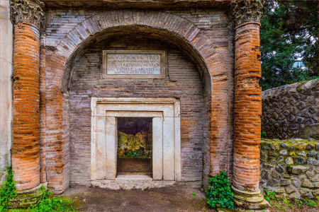 Pompei tomb 1